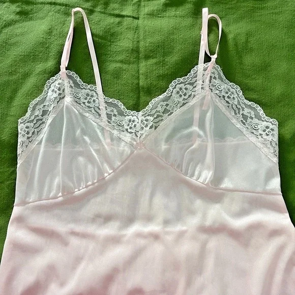 Vintage 1970s Blush Pink Nylon Lace Nightgown Sz 38 USA Romantic Sheer Babydoll - Picture 4 of 8